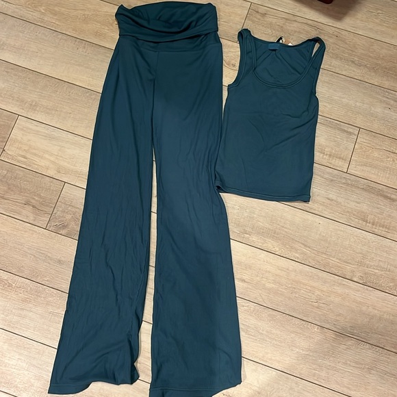 NWT teal bundle XS -SHORT FRIENDLY - Picture 2 of 2